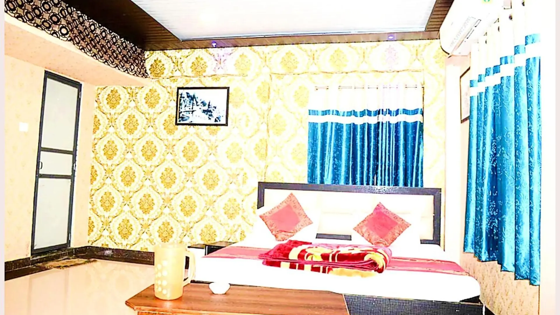 Varanasi Hotel H R Guest House Near Kasi Visawanath Temple & Ganga Ghat - #Free Wi-Fi #Room Service #Parking #Fully Air Conditioning #Premium Room In 바라나시 3*,  인도