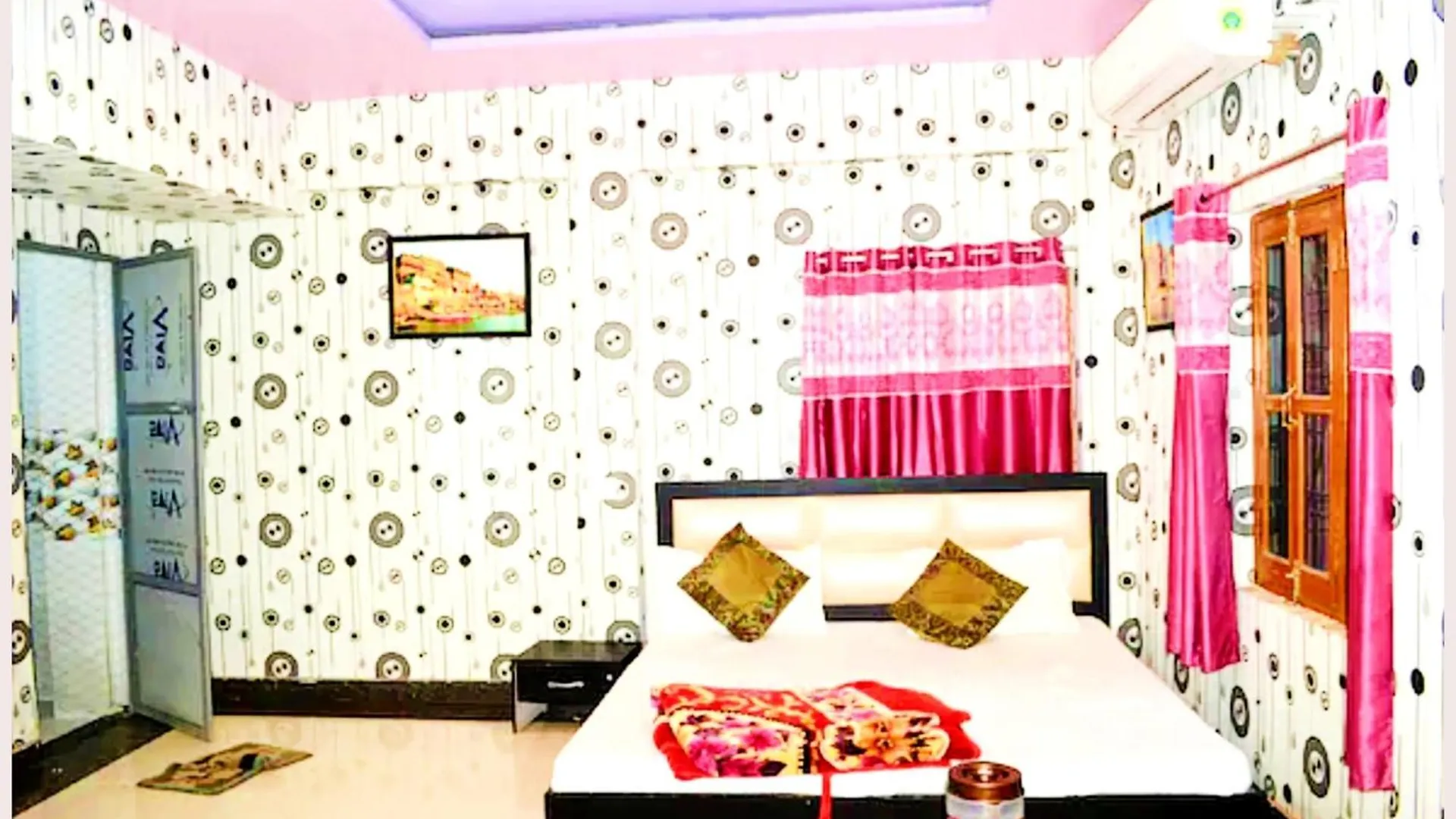 Varanasi Hotel H R Guest House Near Kasi Visawanath Temple & Ganga Ghat - #Free Wi-Fi #Room Service #Parking #Fully Air Conditioning #Premium Room In 바라나시