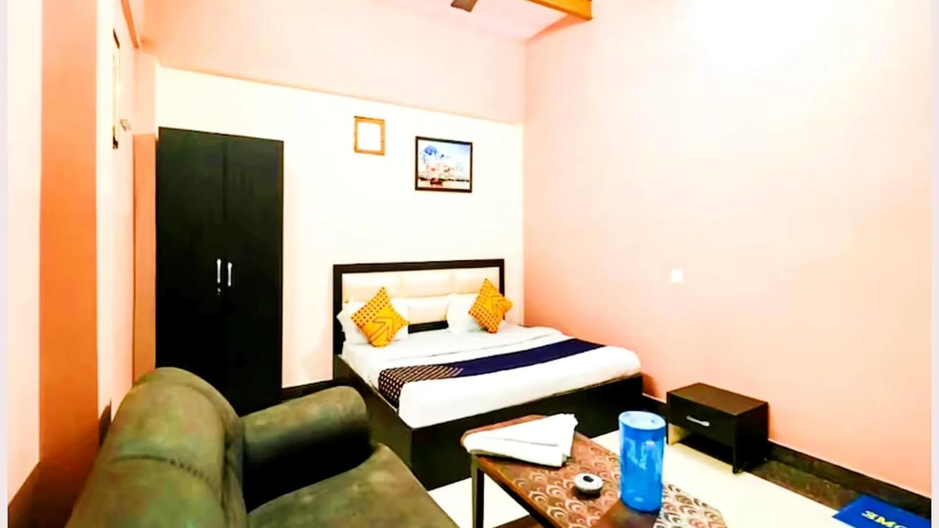Varanasi Hotel H R Guest House Near Kasi Visawanath Temple & Ganga Ghat - #Free Wi-Fi #Room Service #Parking #Fully Air Conditioning #Premium Room In Varanasi contacts